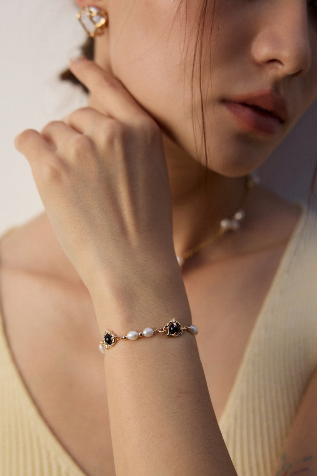 Natural Pearls & Black Onyx Bracelet