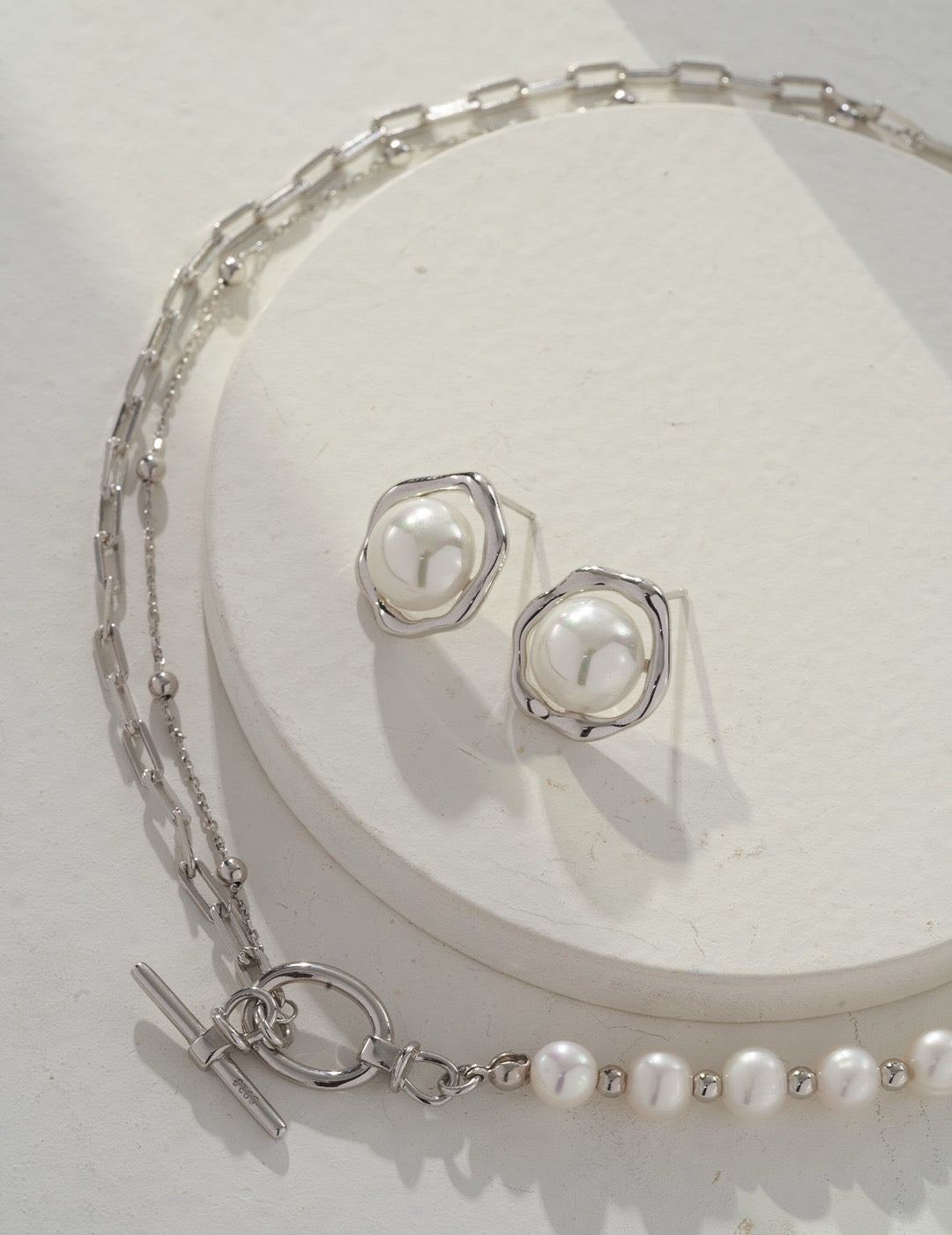 Freshwater Pearl Earrings - Vintage Gold / Silver