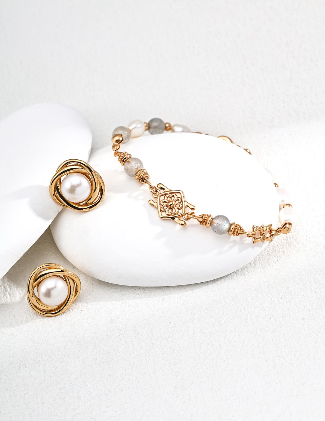 Natural Pearls & Grey Moonstone Bracelet – Adjustable Chain