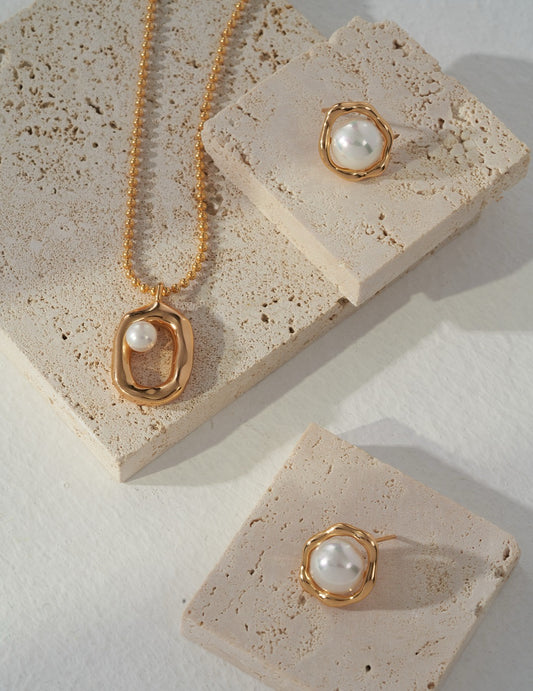 Freshwater Pearl Earrings - Vintage Gold / Silver