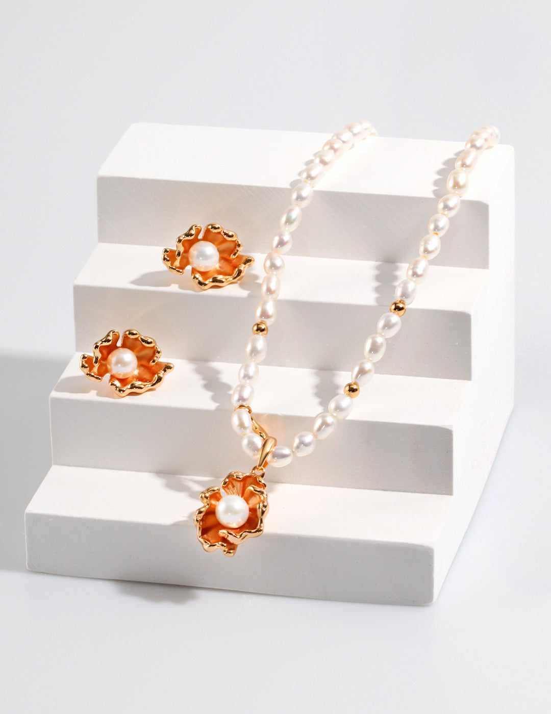Waves of Light Necklace – Ocean-Inspired Series